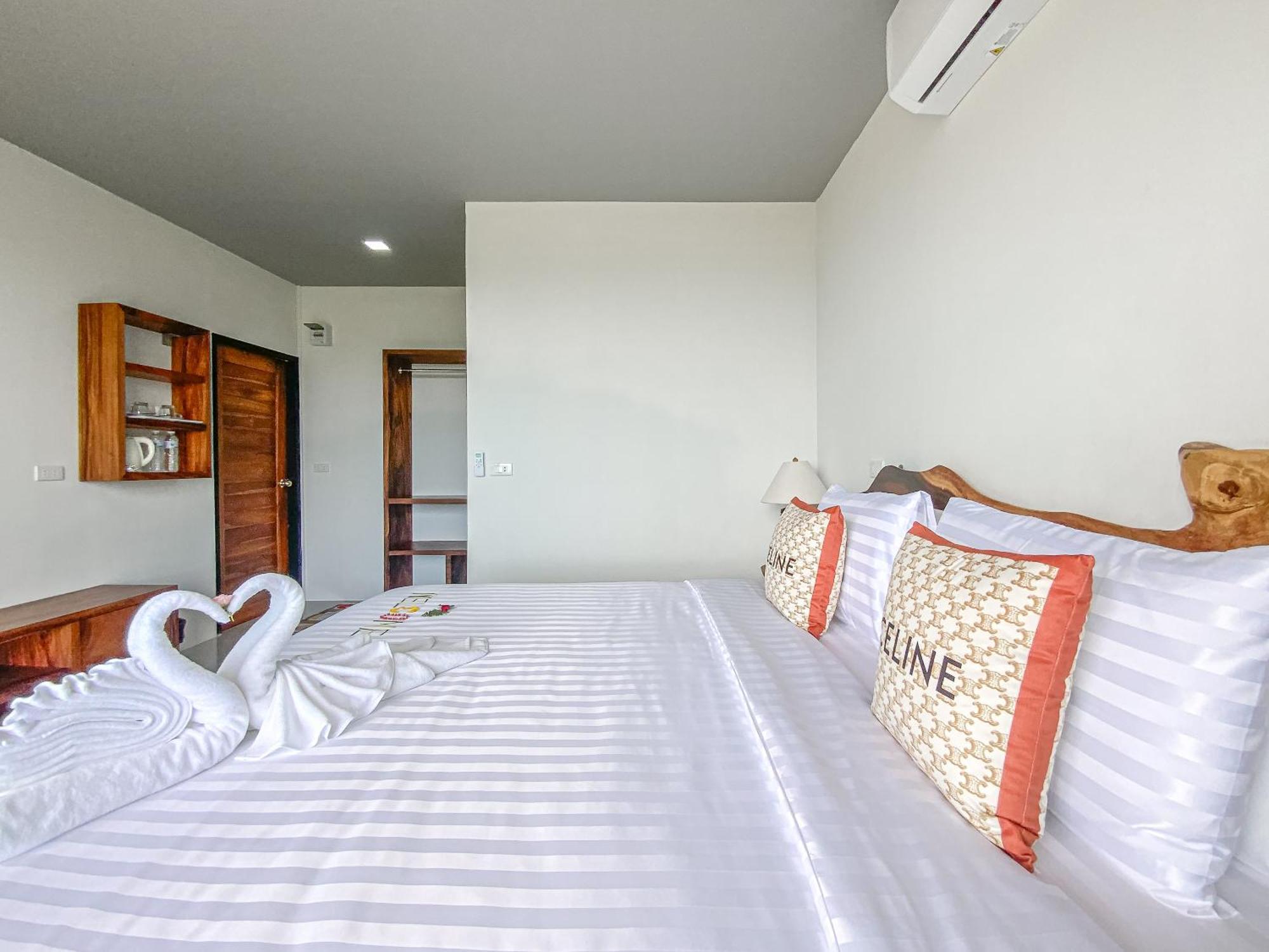 Samet Nangshe Goodview Hotel Takua Thung Eksteriør billede