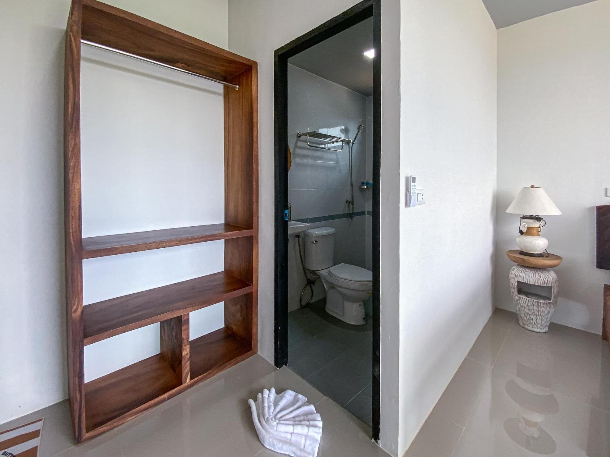 Samet Nangshe Goodview Hotel Takua Thung Eksteriør billede